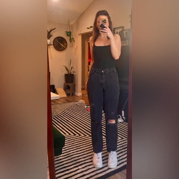 Meet your Posher, Hannah - Picture 2 of 15